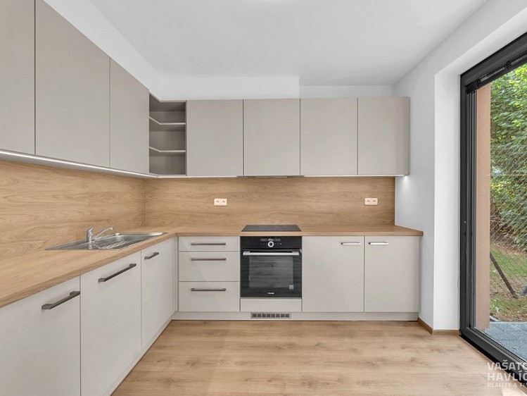 Pronájem bytu 3+1, 188 m² (1 z 32)