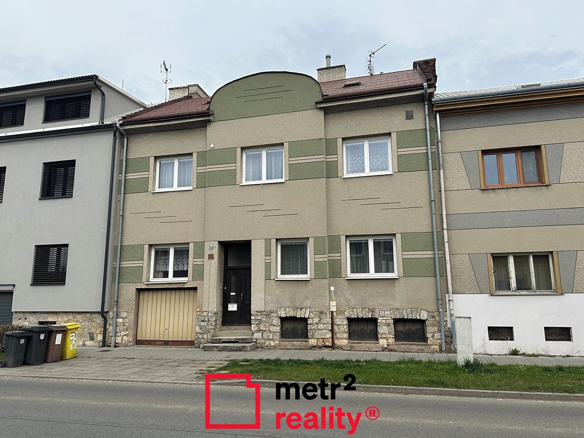 Prodej rodinného domu 300 m², pozemek 806 m²
