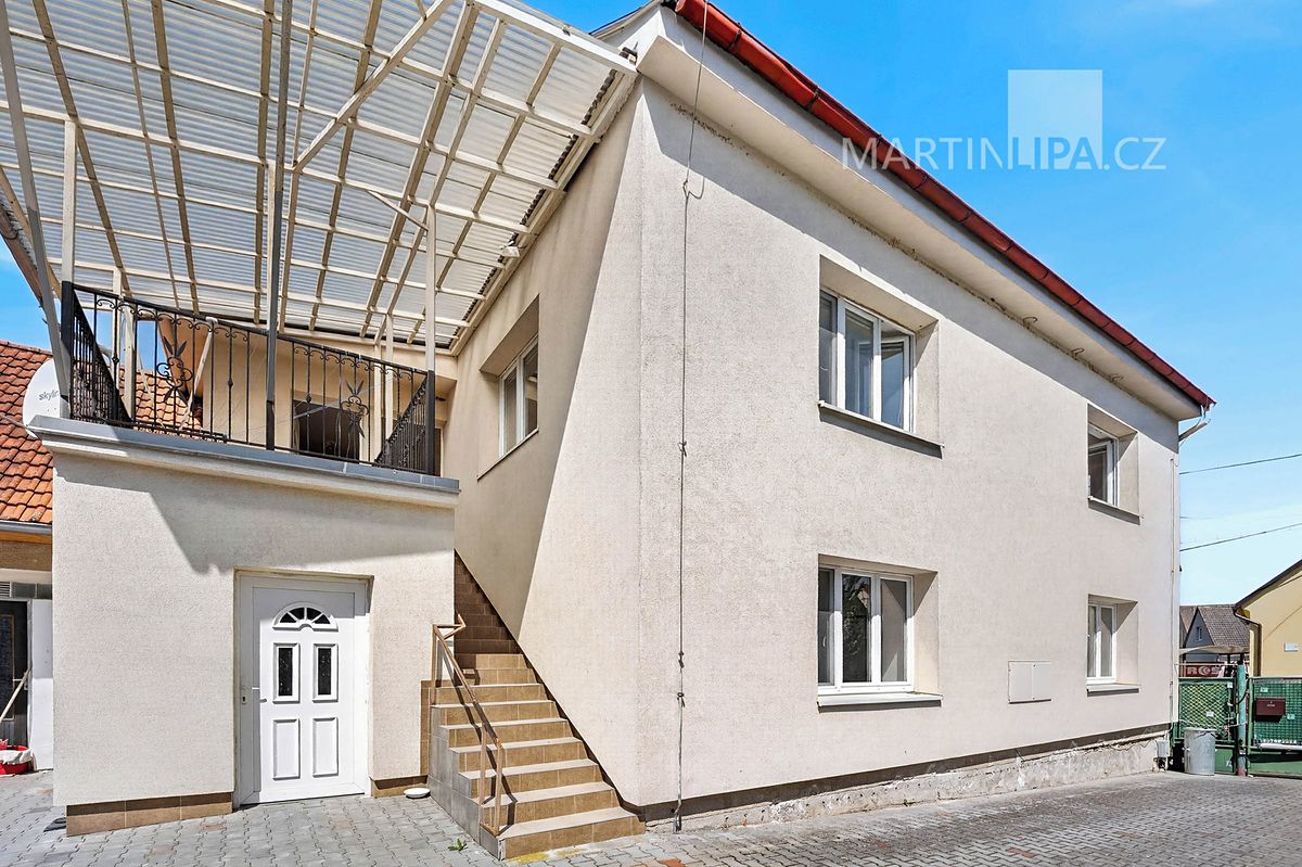 Prodej rodinného domu 326 m², pozemek 1686 m² – fotografie 3