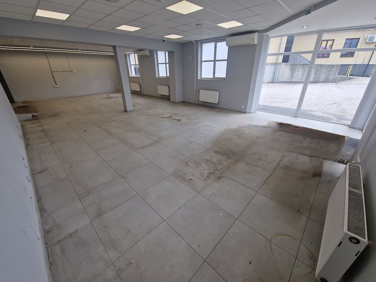 Pronájem obchodního prostoru 439 m² – fotografie 2