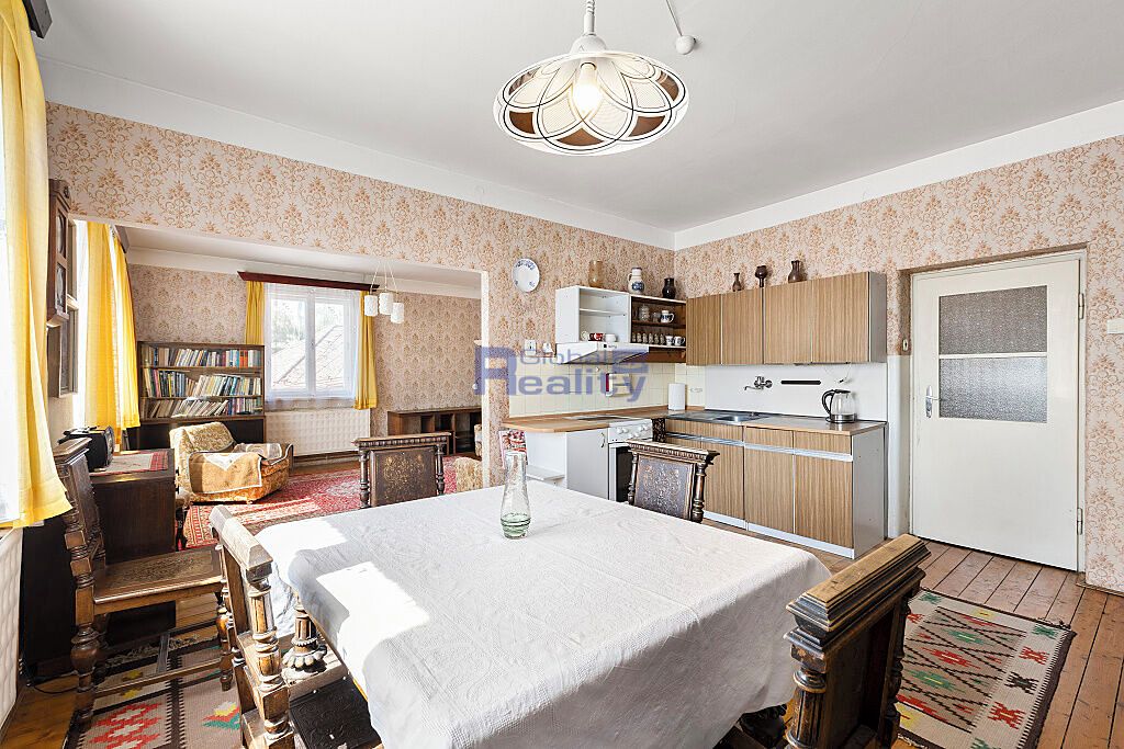 Prodej vícegeneračního domu 208 m², pozemek 354 m² – fotografie 2