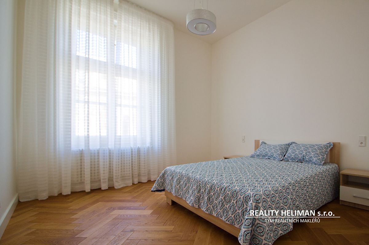 Pronájem bytu 2+kk 72 m² – fotografie 3