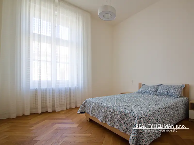Pronájem bytu 2+kk 72 m², Praha – náhled fotky 3