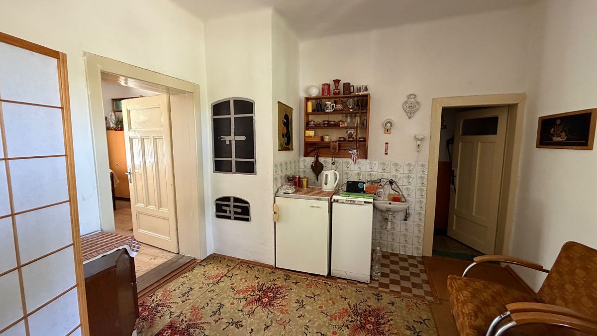 Prodej rodinného domu 287 m², pozemek 1681 m² – fotografie 3
