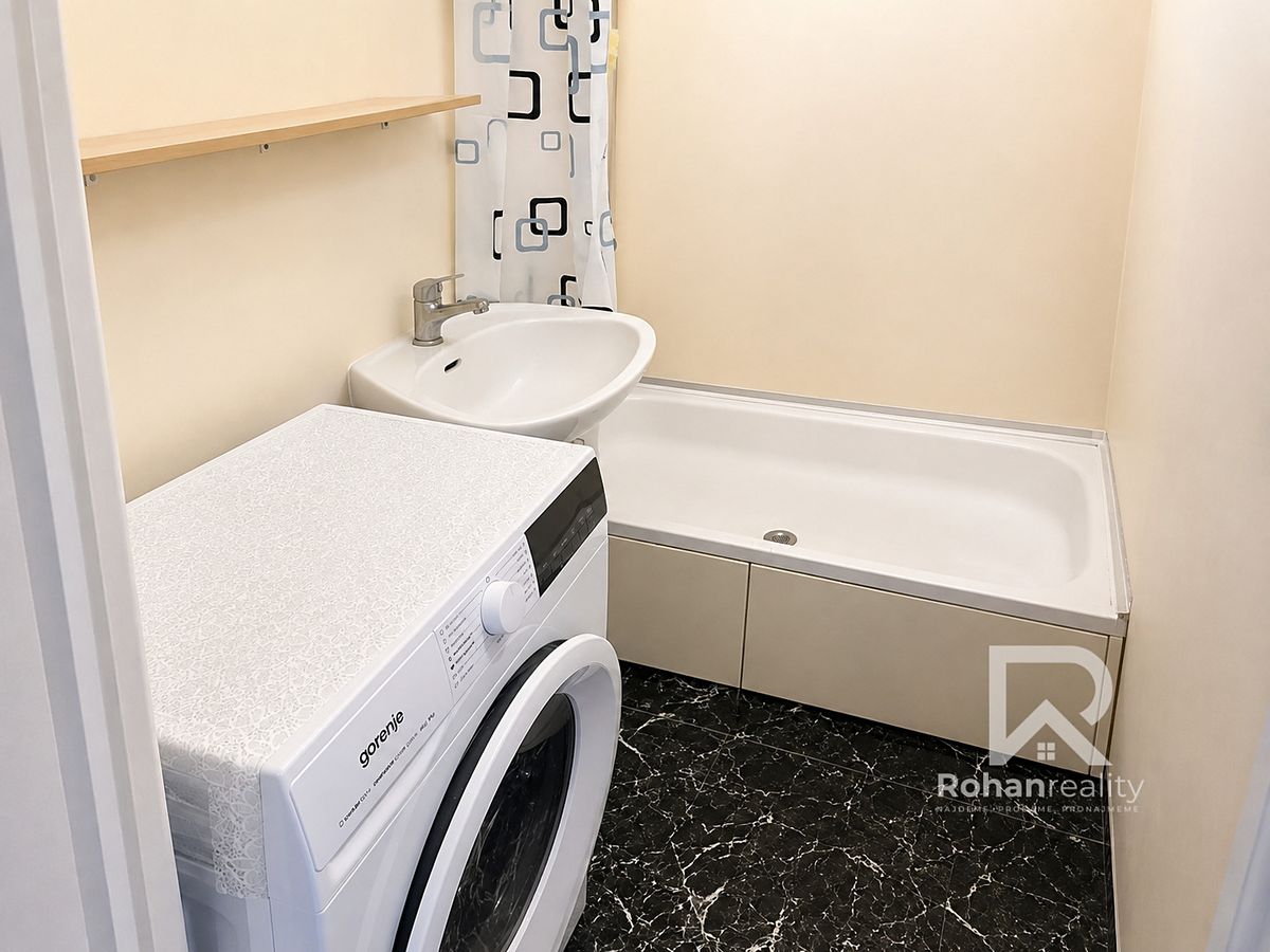 Pronájem bytu 1+kk 30 m² – fotografie 3