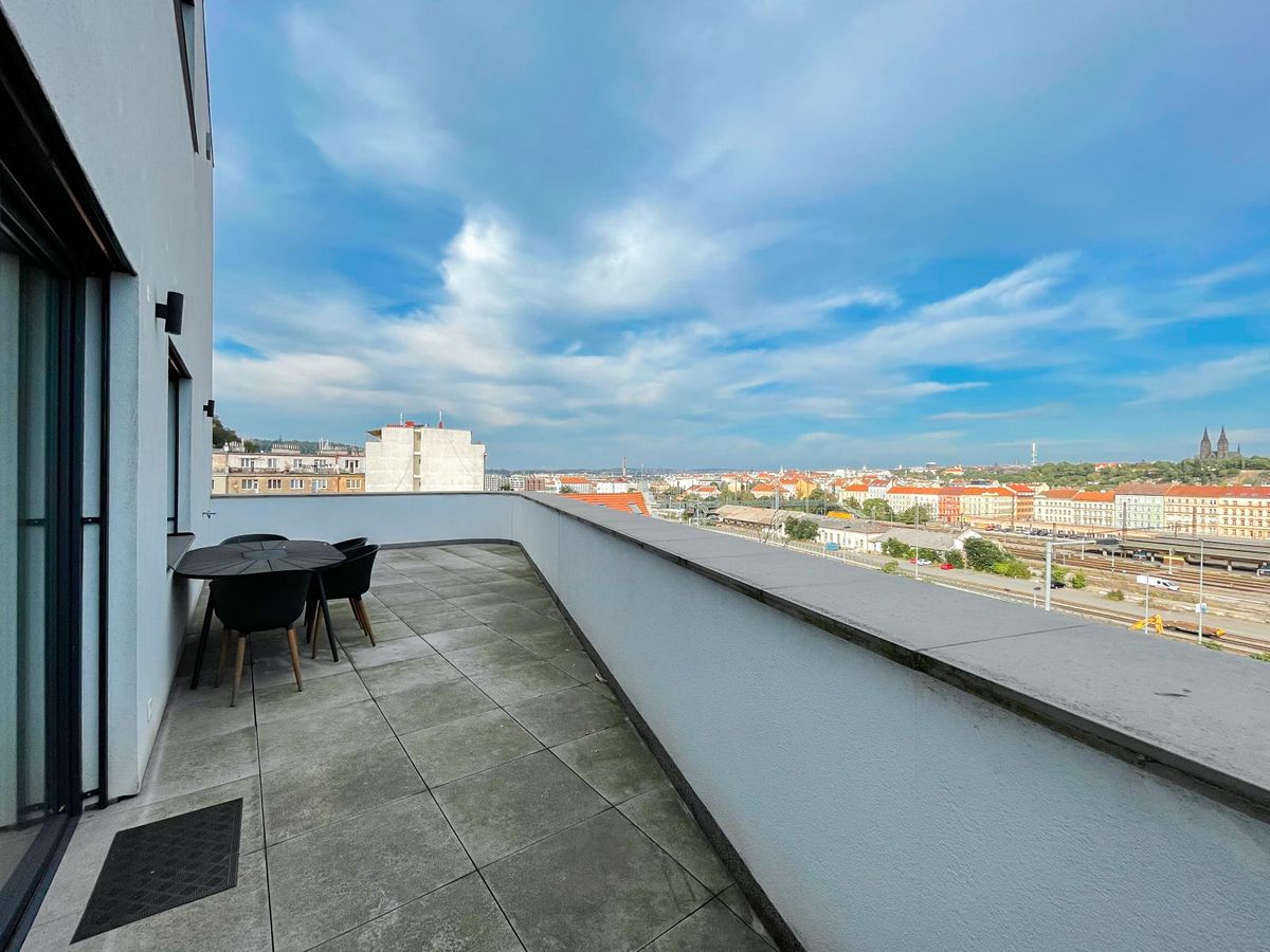 Pronájem bytu 2+kk 144 m² – fotografie 3