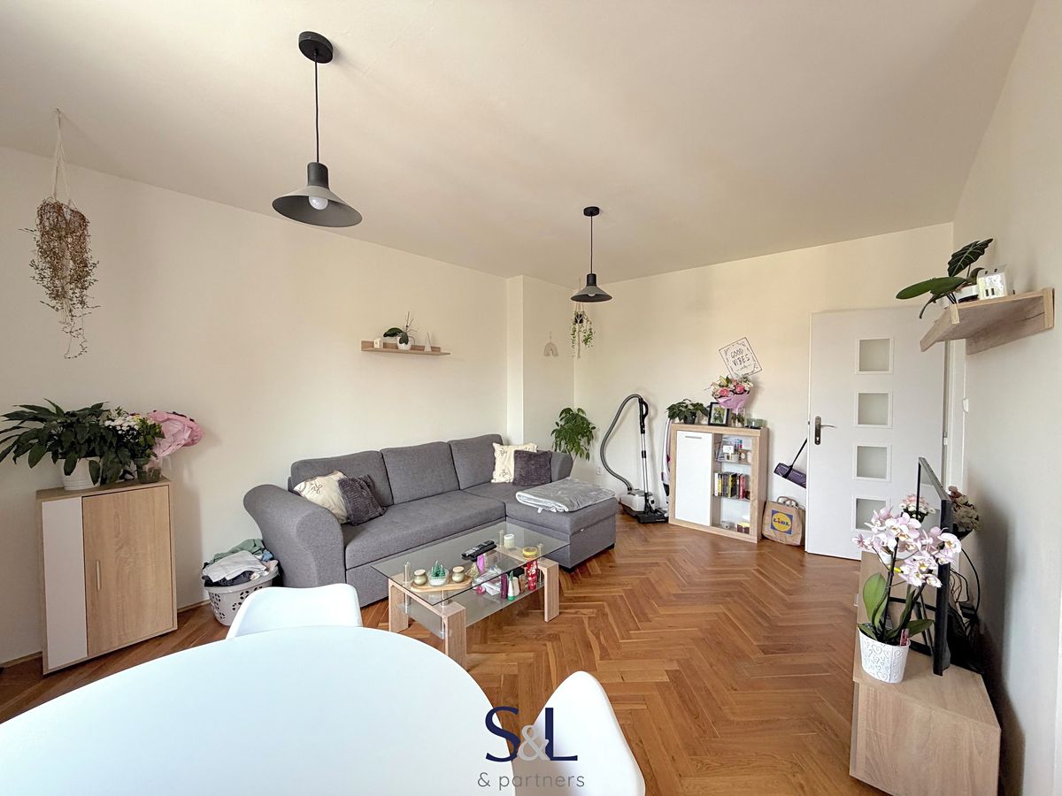 Pronájem bytu 2+1 52 m² – fotografie 3