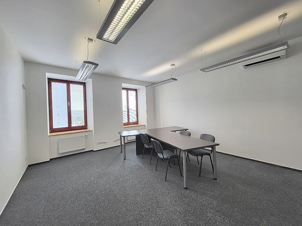 Pronájem kanceláře 102 m² – fotografie 3