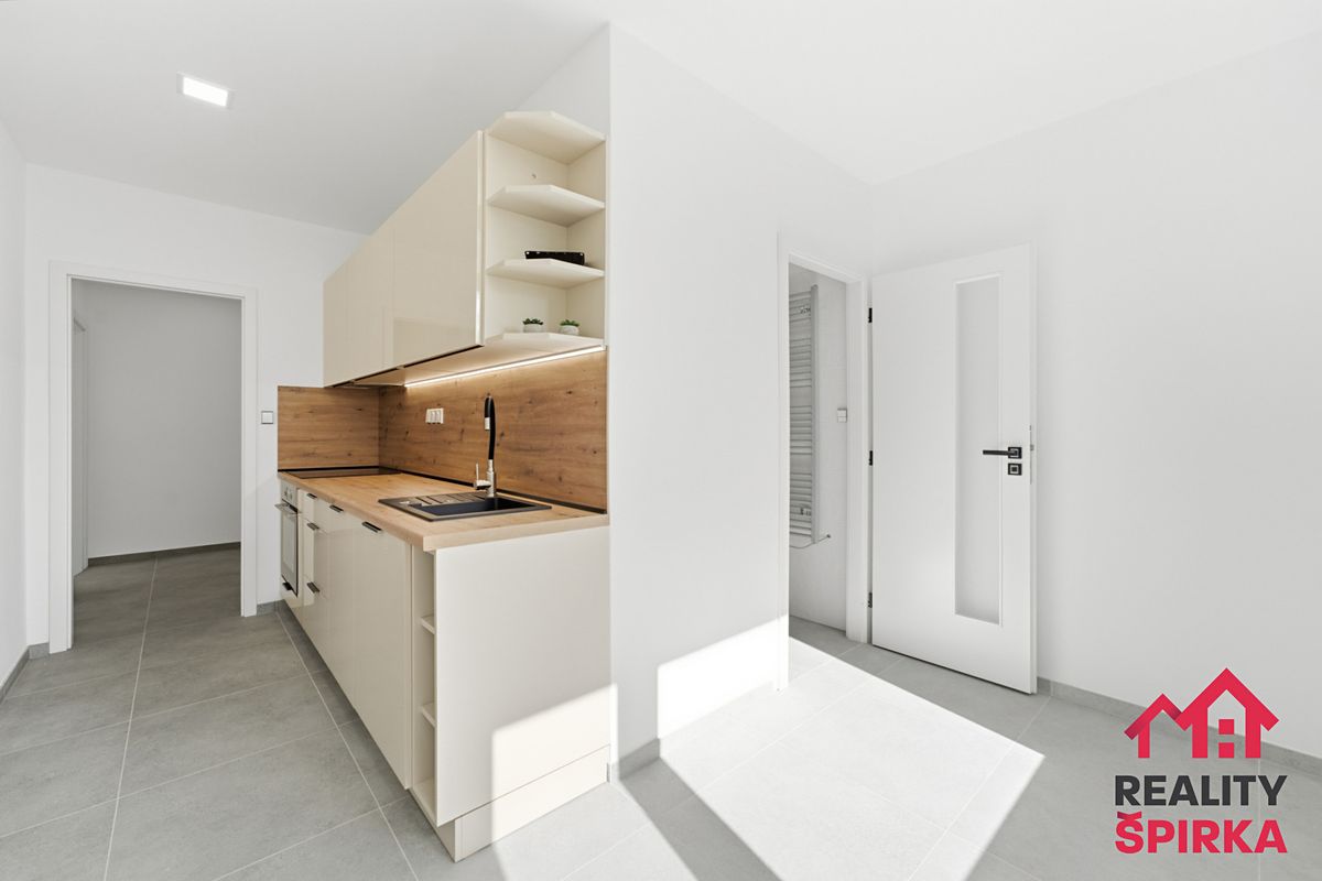 Pronájem bytu 3+1 65 m² – fotografie 2