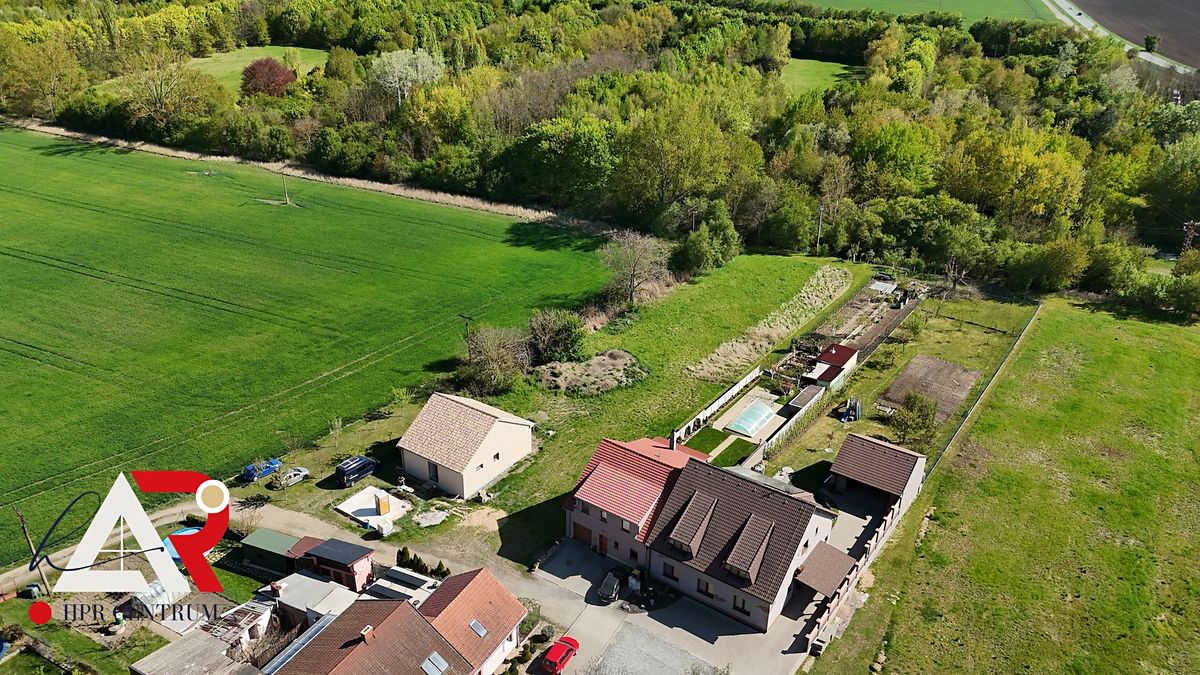 Prodej stavebního pozemku 1025 m² – fotografie 4