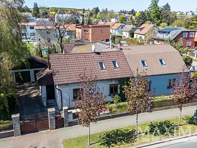 Prodej rodinného domu 230 m², pozemek 654 m²