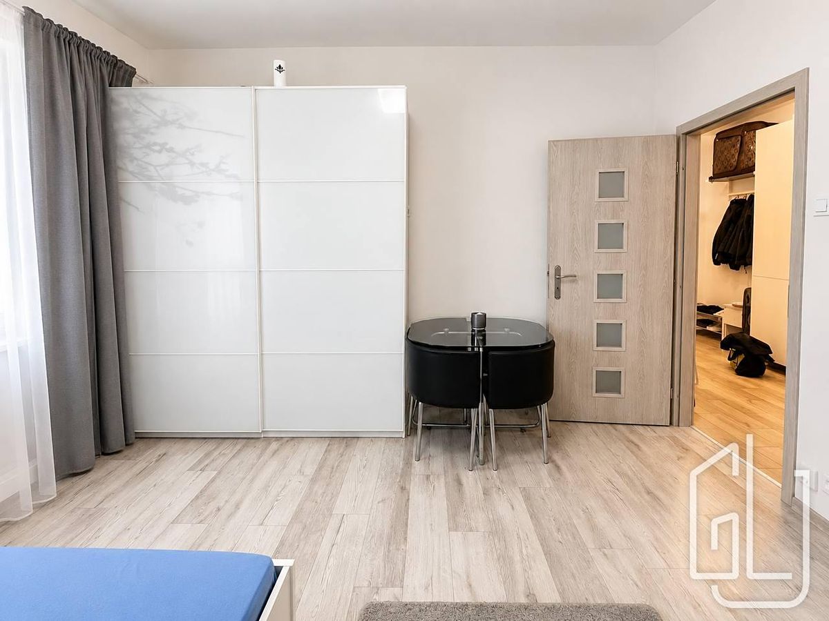 Pronájem bytu 1+kk 37 m² – fotografie 4
