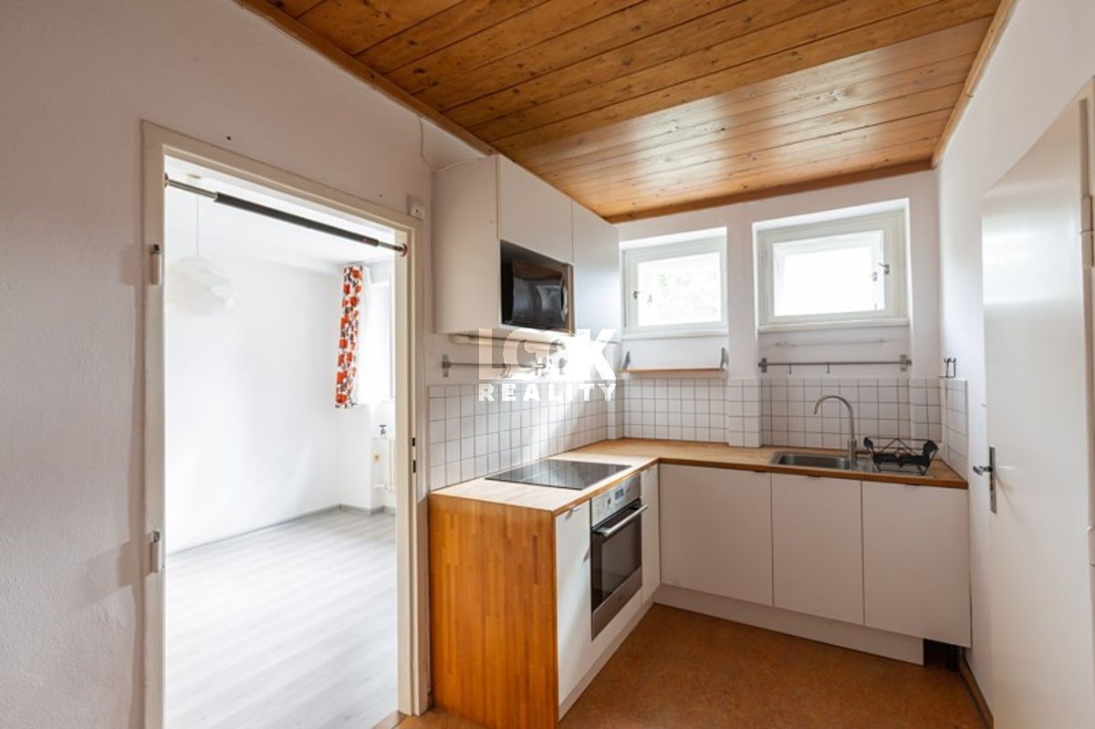 Pronájem bytu 2+1 50 m² – fotografie 2