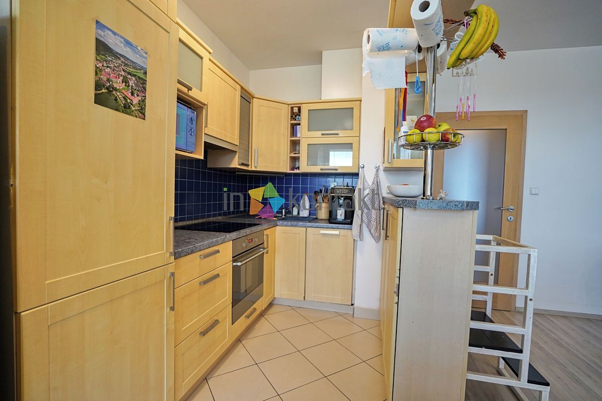 Pronájem bytu 3+kk 82 m²