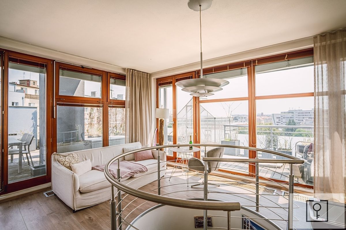 Prodej bytu 6 pokojů a více 178 m²