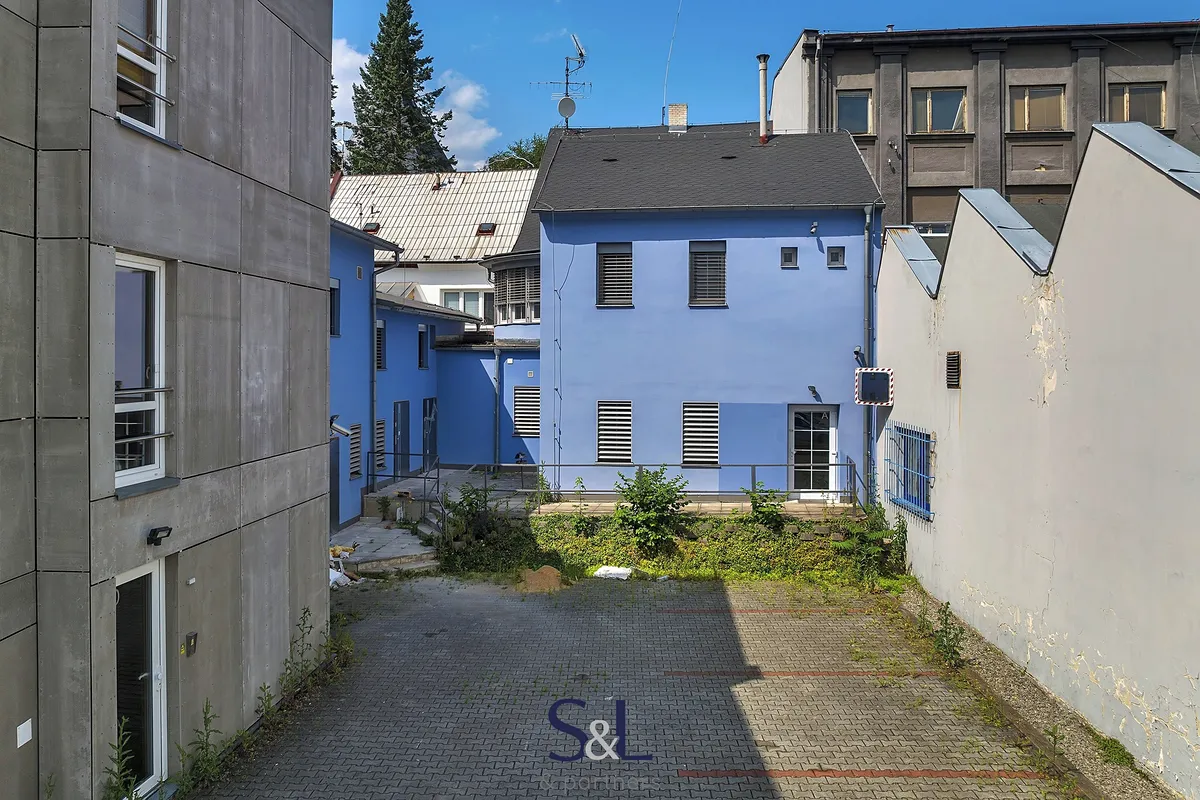 Pronájem kanceláře 332 m²