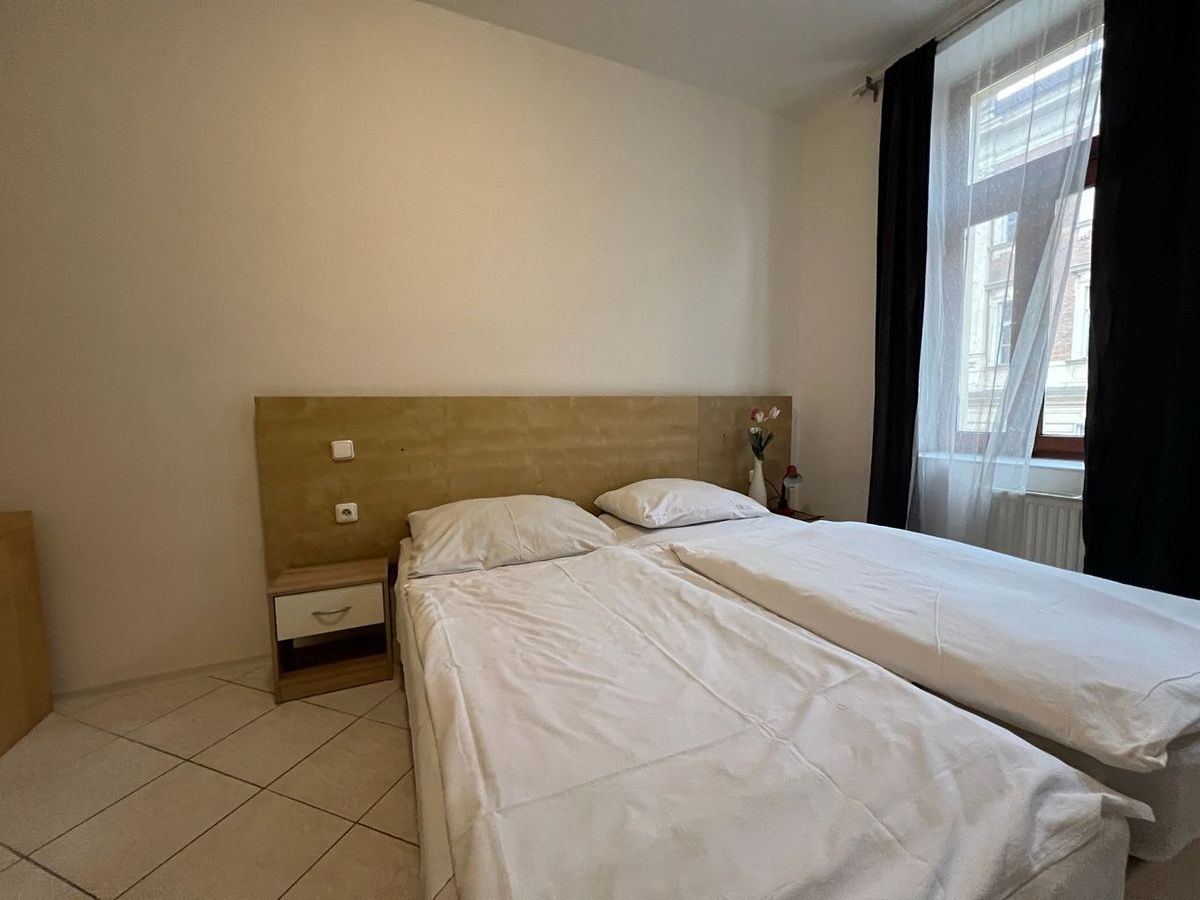Pronájem bytu 1+1 45 m² – fotografie 3