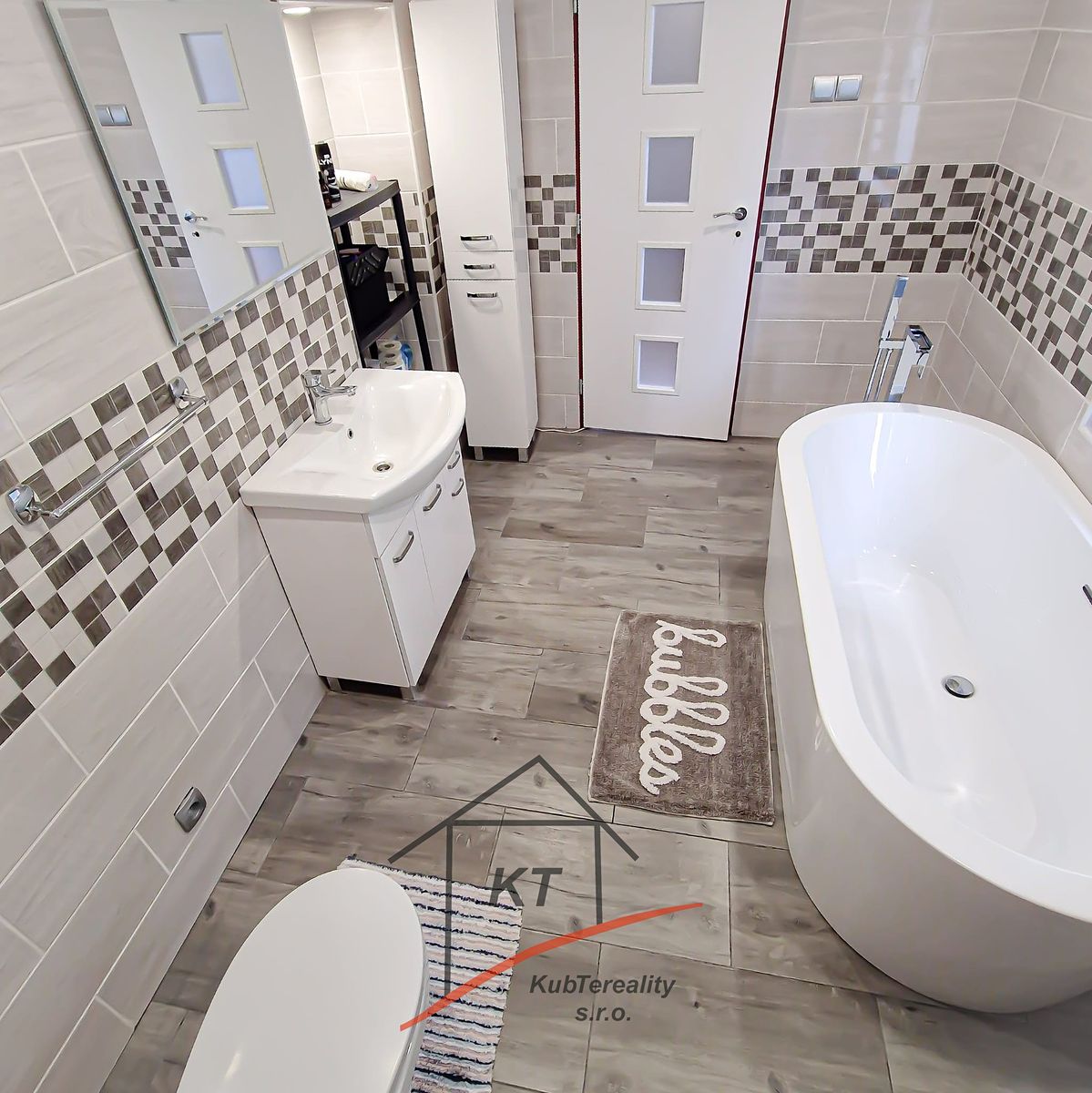 Prodej rodinného domu 170 m², pozemek 159 m² – fotografie 2