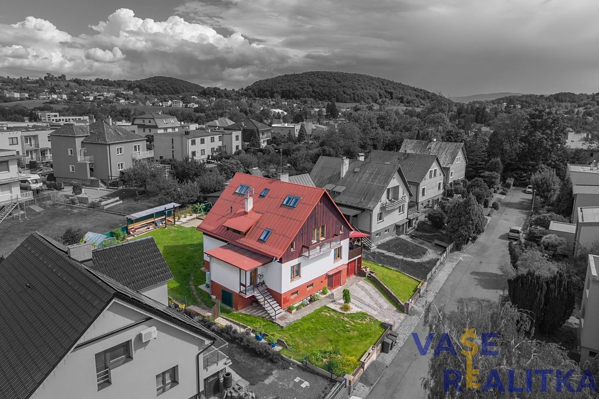 Prodej rodinného domu 246 m², pozemek 697 m²
