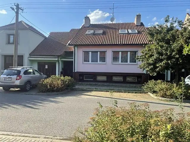 Prodej rodinného domu 150 m², pozemek 2055 m², Břeclav – náhled fotky 1