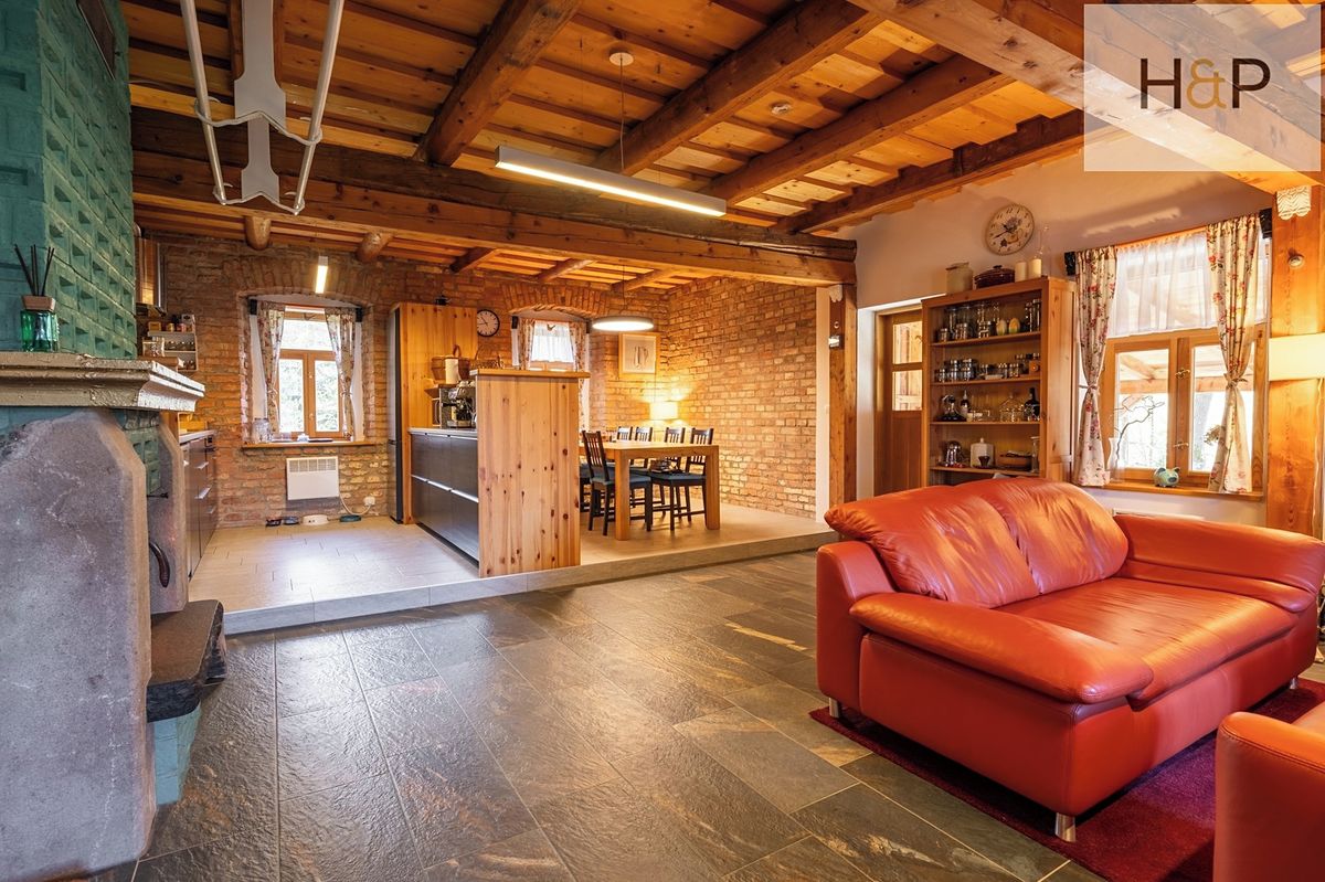 Prodej rodinného domu 214 m², pozemek 1881 m² – fotografie 4