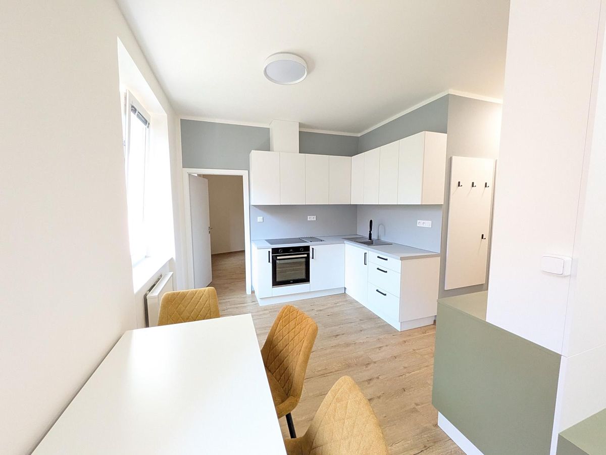 Pronájem bytu 2+kk 46 m² – fotografie 2