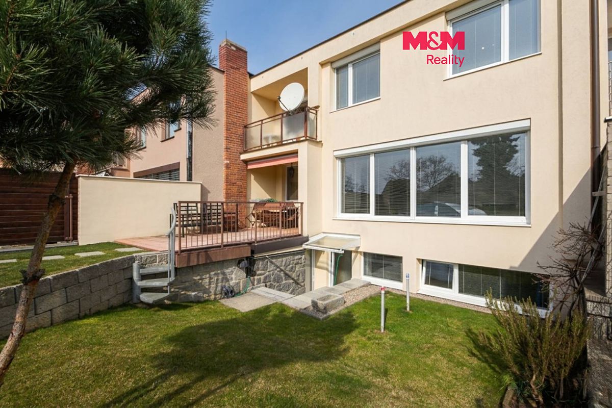 Prodej rodinného domu 279 m², pozemek 466 m², Benešov – fotka 1 z 3