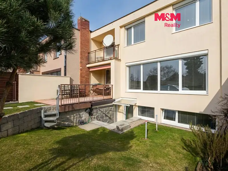 Prodej rodinného domu 279 m², pozemek 466 m², Benešov – náhled fotky 1