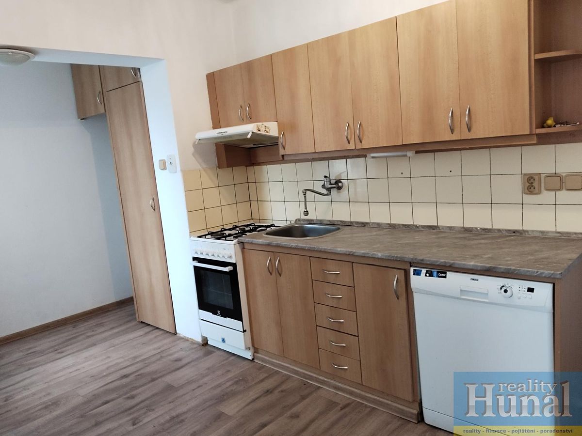 Pronájem bytu 4+1 95 m² – fotografie 2