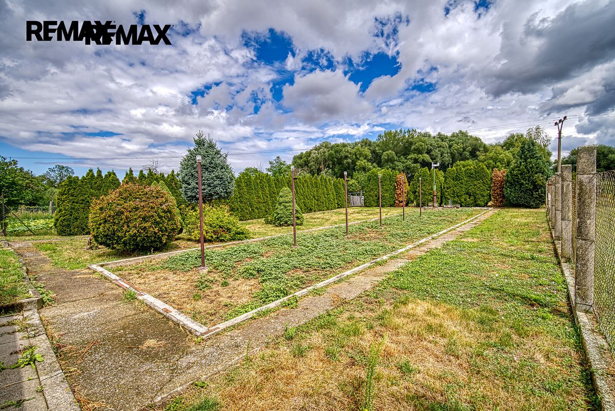 Prodej rodinného domu 400 m², pozemek 1143 m² – fotografie 4