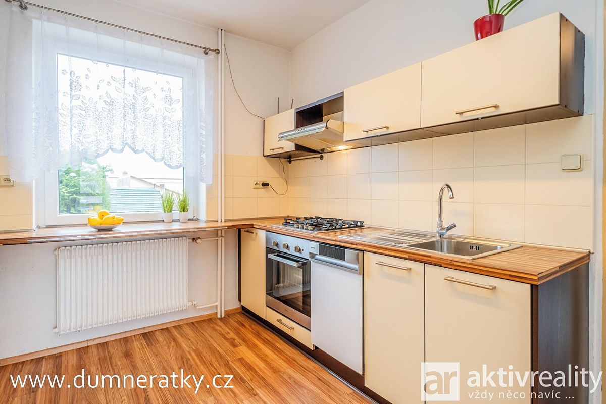 Prodej rodinného domu 223 m², pozemek 578 m² – fotografie 5