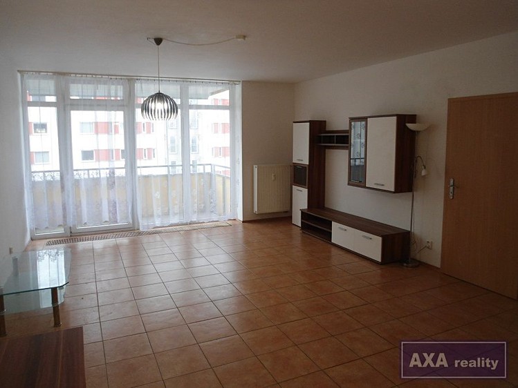 Pronájem bytu 2+kk, 62 m² (2 z 12)