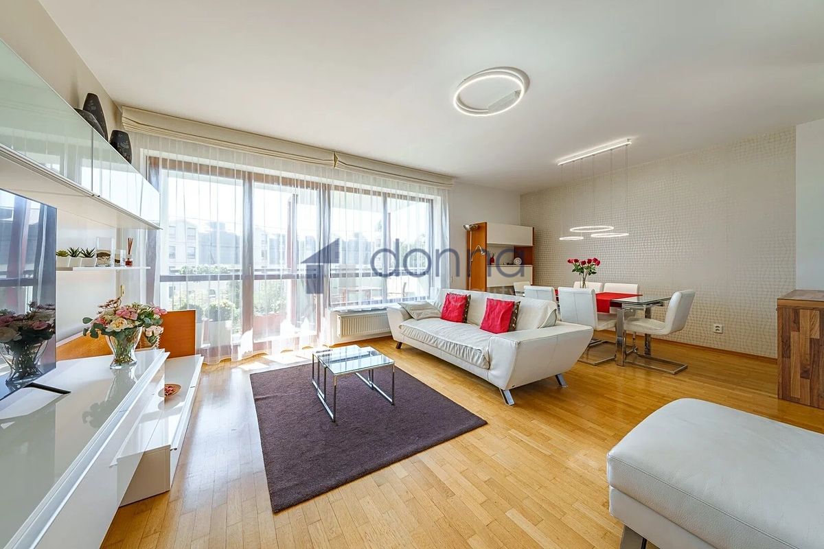 Pronájem bytu 3+kk 80 m²