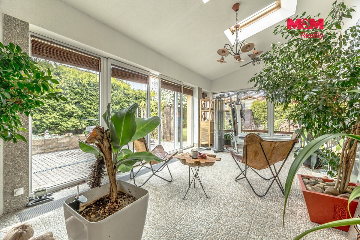 Prodej rodinného domu 312 m², pozemek 1152 m² – fotografie 3