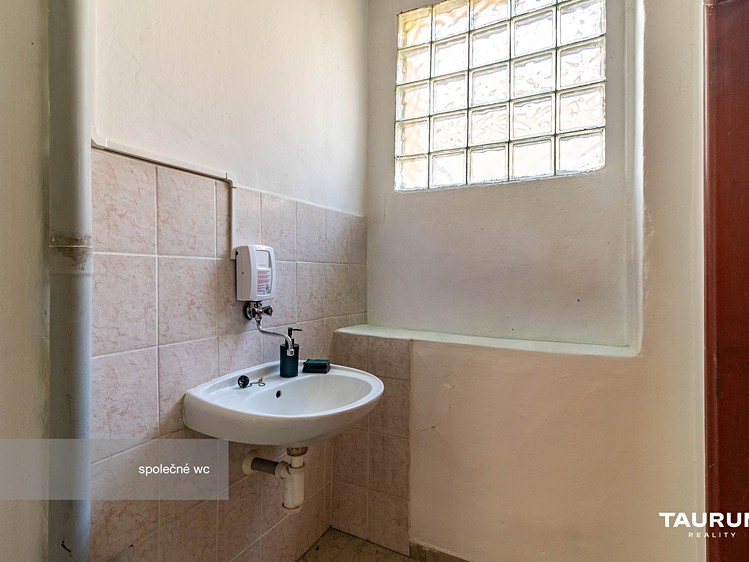 Комерційне приміщення в оренду, 39 м² (9 з 18)