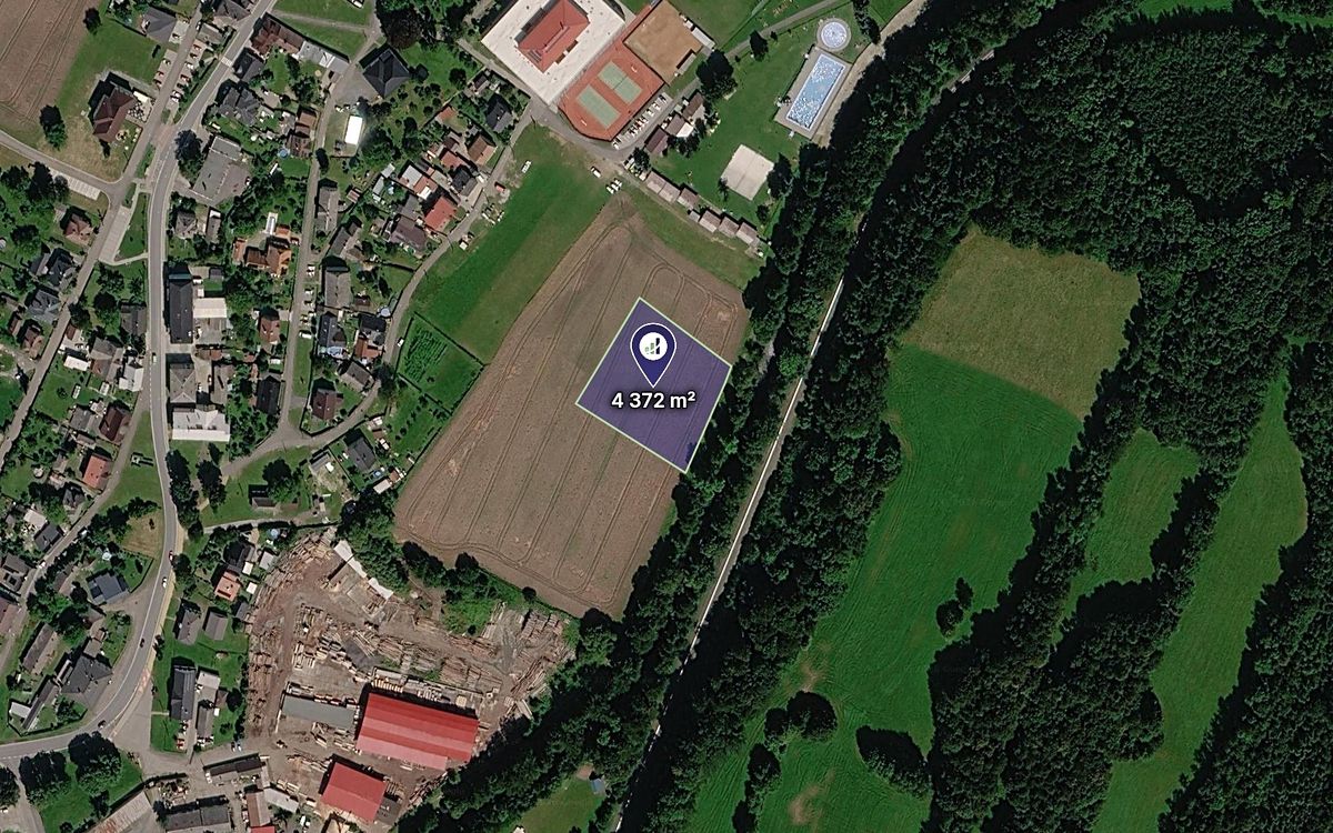 Prodej pozemku 4372 m²