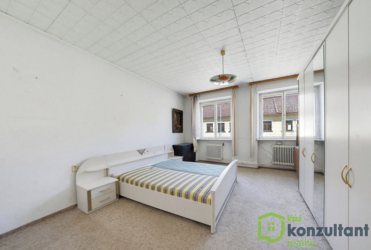 Prodej rodinného domu 222 m², pozemek 135 m² – fotografie 3