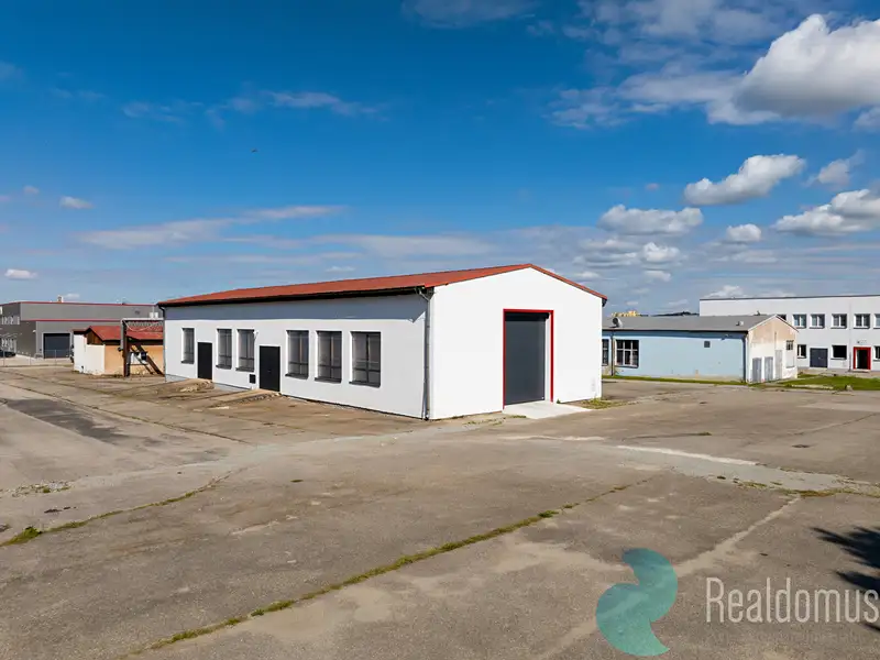 Pronájem skladového prostoru 340 m², České Budějovice – náhled fotky 1