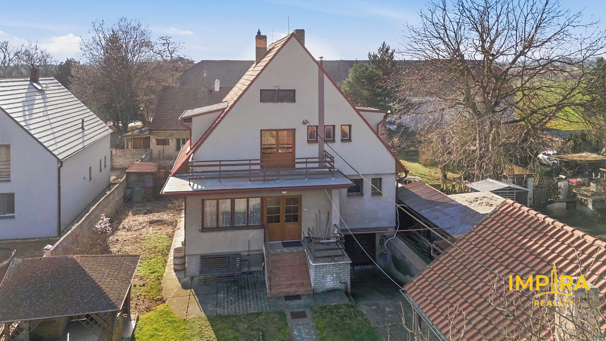 Prodej rodinného domu 258 m², pozemek 759 m² – fotografie 3