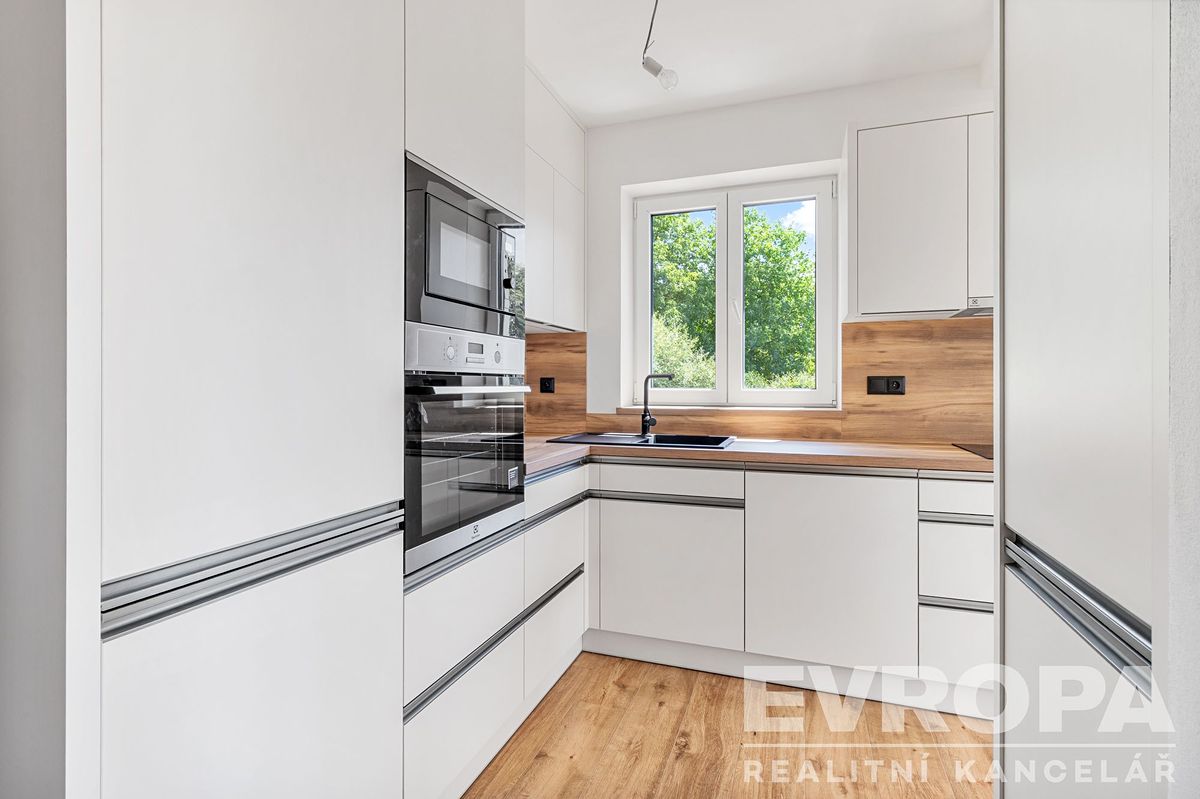 Prodej rodinného domu 169 m², pozemek 881 m² – fotografie 4