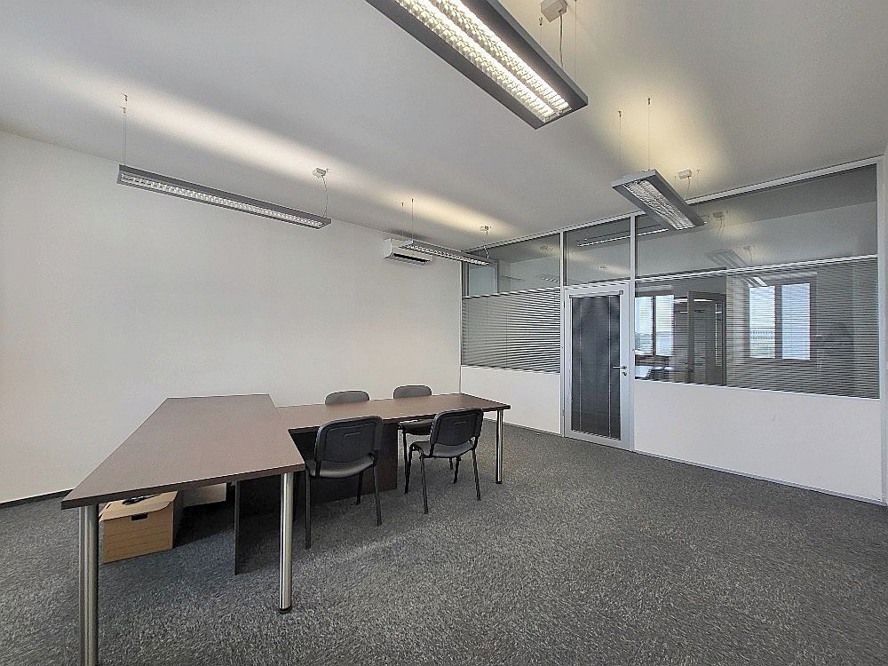 Pronájem kanceláře 102 m²