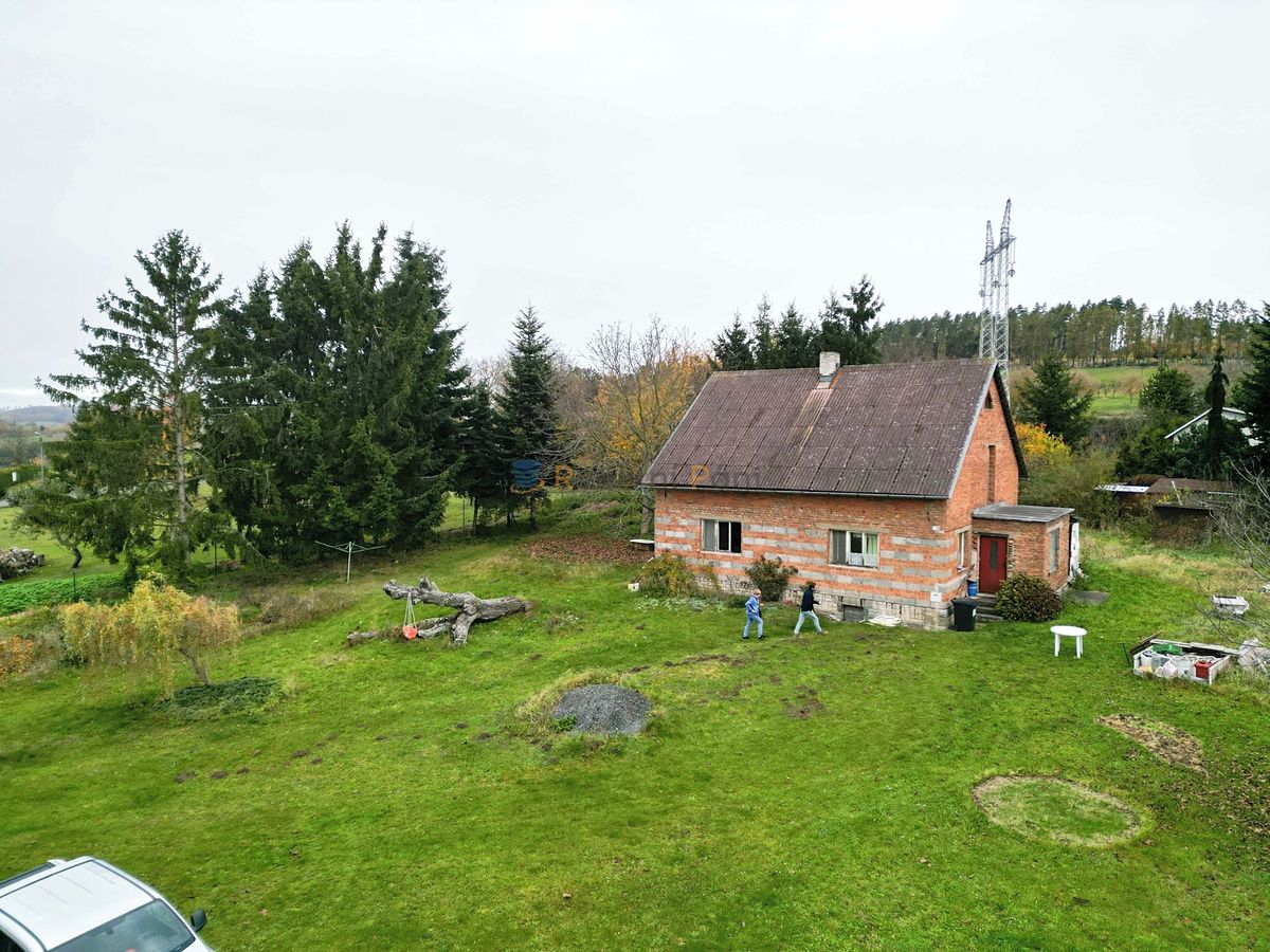 Prodej rodinného domu 90 m², pozemek 3037 m² – fotografie 3