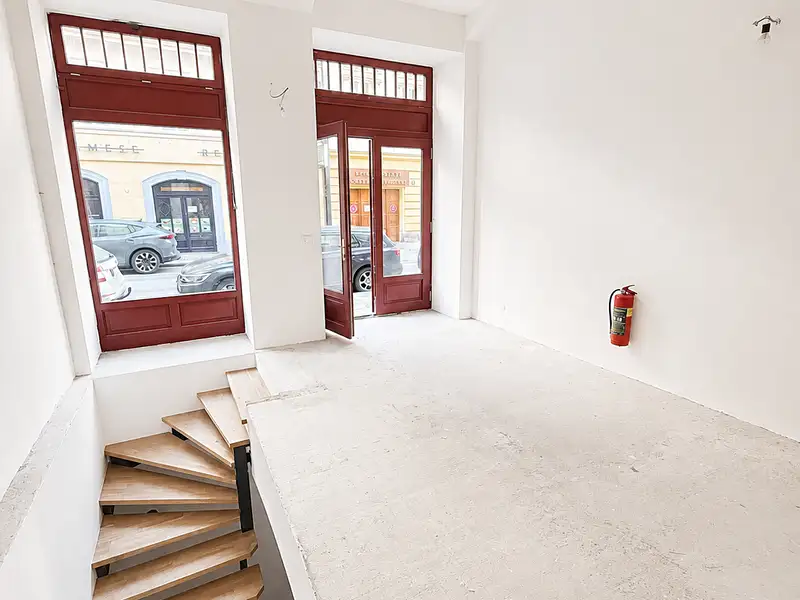 Prodej komerční nemovitosti 83 m², Praha – náhled fotky 1