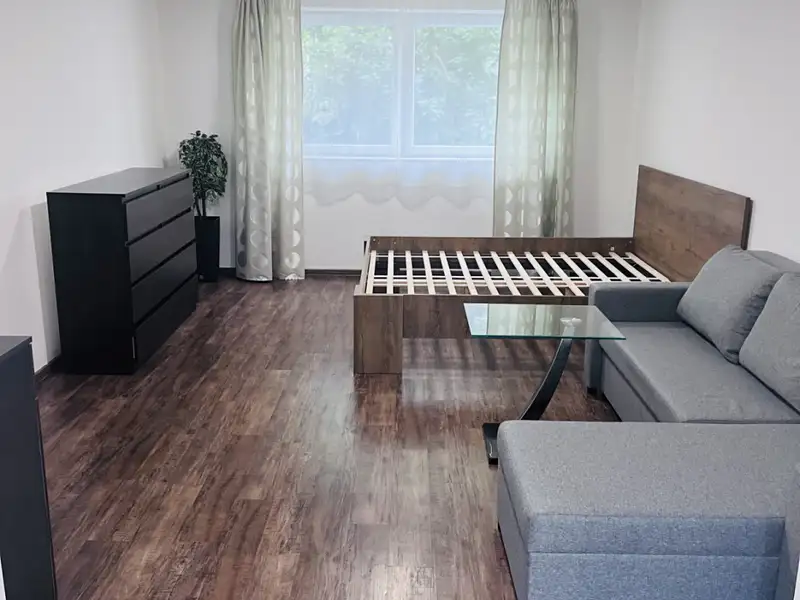 Pronájem bytu 1+kk 52 m², Třebíč – náhled fotky 1