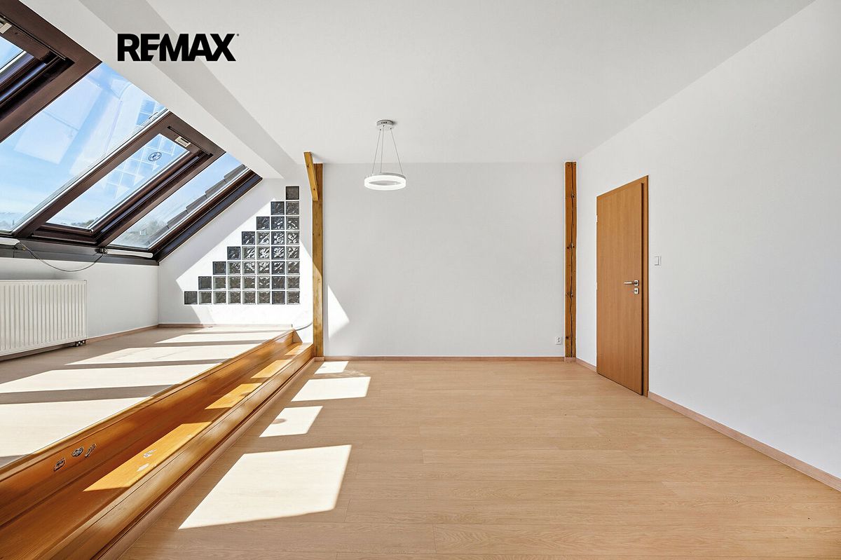 Prodej rodinného domu 654 m², pozemek 391 m² – fotografie 5