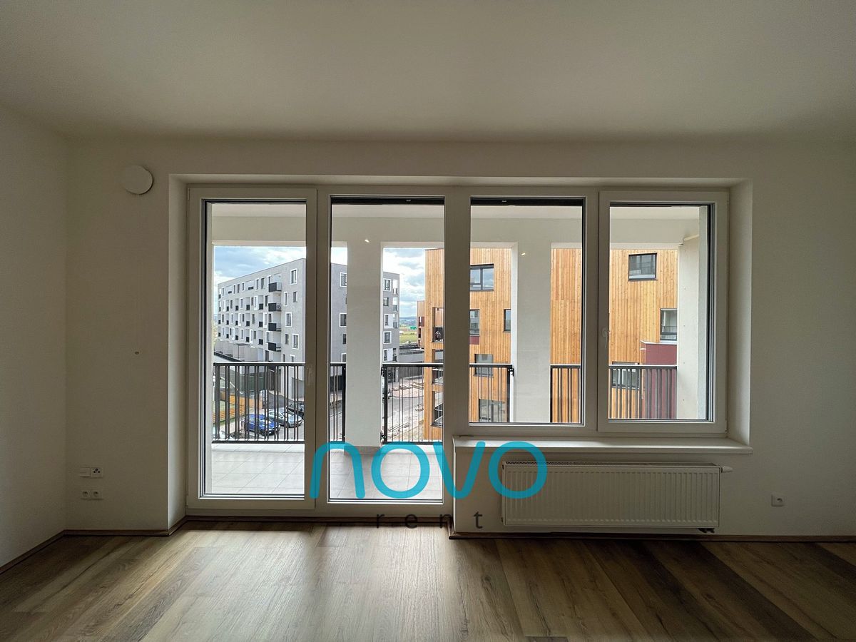 Pronájem bytu 1+kk 34 m² – fotografie 3