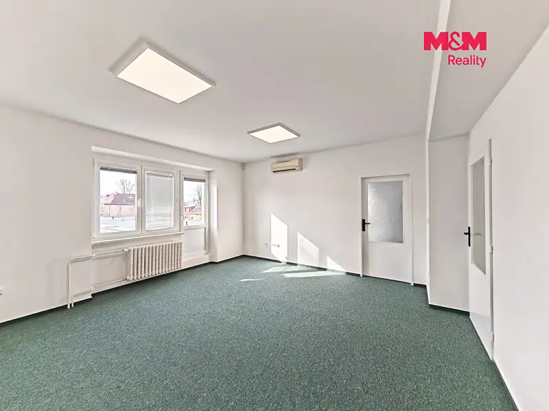 Pronájem kanceláře 77 m², Hradec Králové – náhled fotky 2