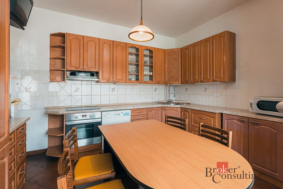 Prodej rodinného domu 400 m², pozemek 2994 m² – fotografie 4