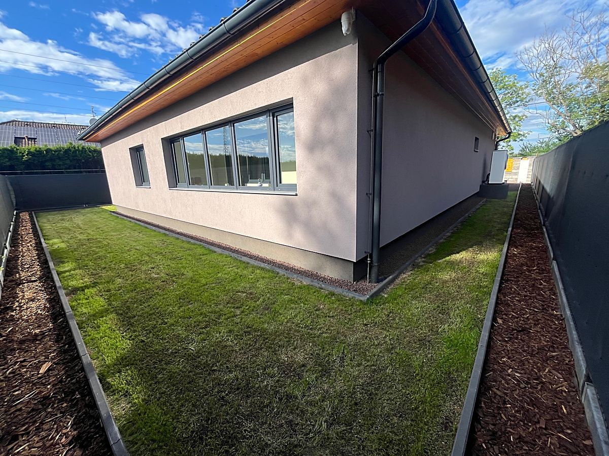Prodej rodinného domu 156 m², pozemek 450 m² – fotografie 2