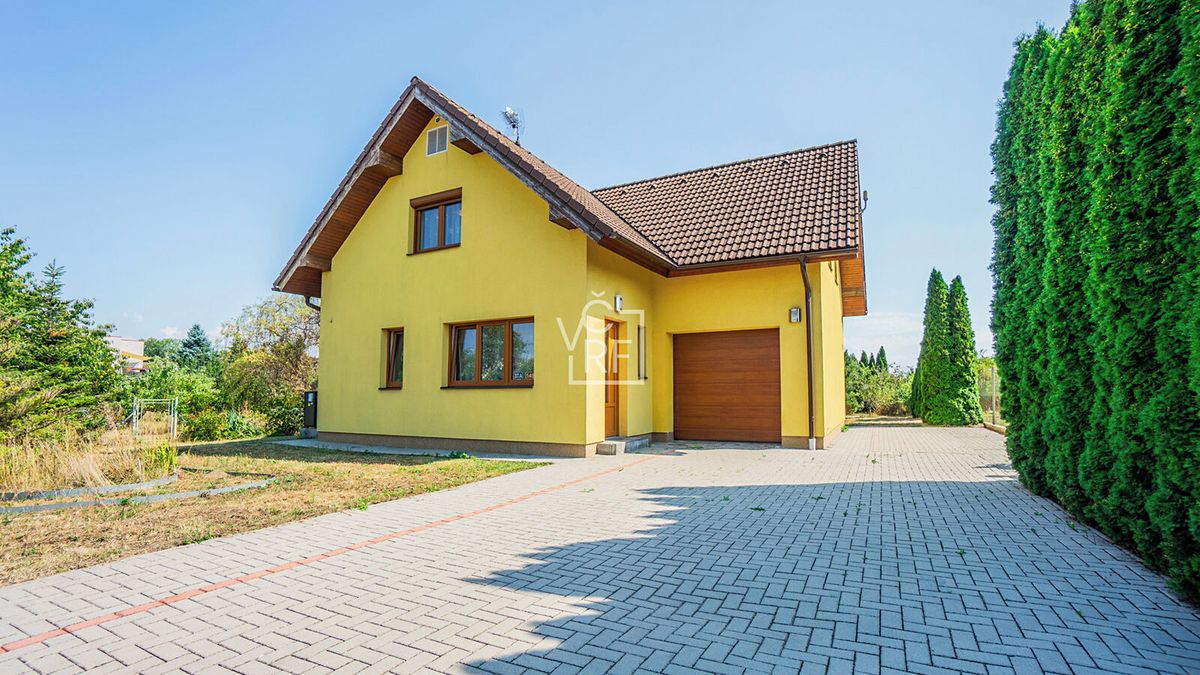 Prodej rodinného domu 175 m², pozemek 889 m² – fotografie 4